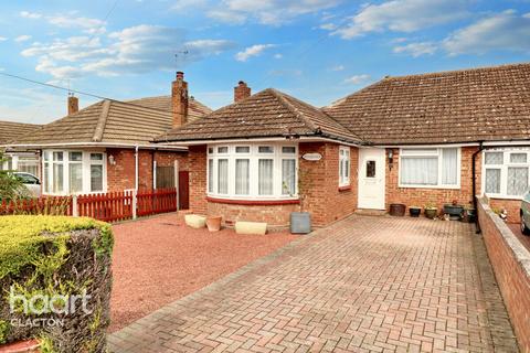 4 bedroom semi-detached bungalow for sale, Beacon Way, St Osyth