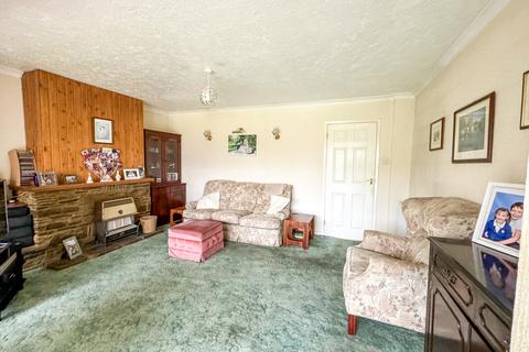 3 bedroom semi-detached house for sale, Somerset Avenue, Rochford