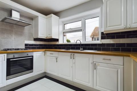 2 bedroom flat to rent, Cheriton High Street, Folkestone