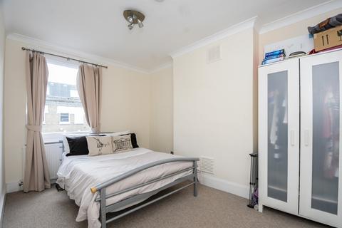 4 bedroom flat to rent, Bishops Road Fulham SW6