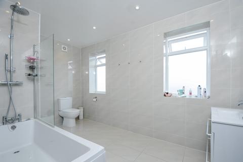 4 bedroom flat to rent, Bishops Road Fulham SW6