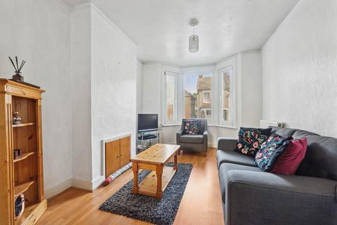 14 Tharp Road, Wallington, SM6 8LE
