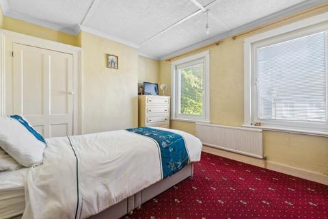 14 Tharp Road, Wallington, SM6 8LE