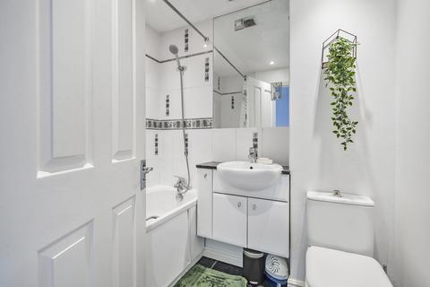 65 Bakers Gardens, Carshalton, SM5 2SF