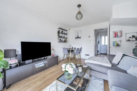 65 Bakers Gardens, Carshalton, SM5 2SF