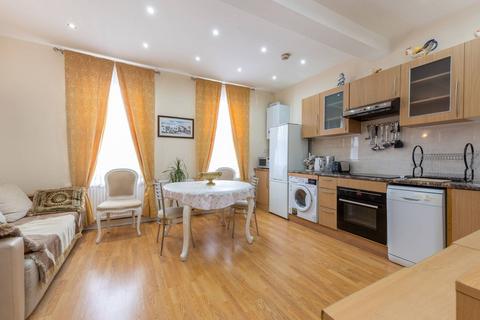 2 bedroom flat to rent, Uxbridge Road, Shepherd's Bush, London, W12