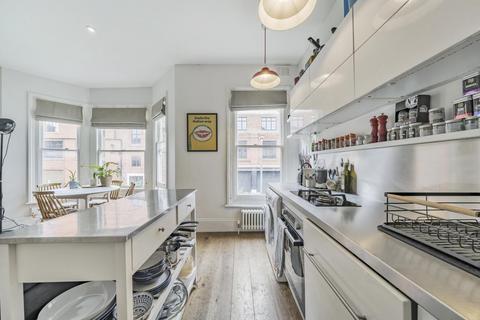 Flat 2, 11 Ilminster Gardens, London, SW11 1PJ