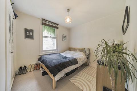 Flat 2, 11 Ilminster Gardens, London, SW11 1PJ