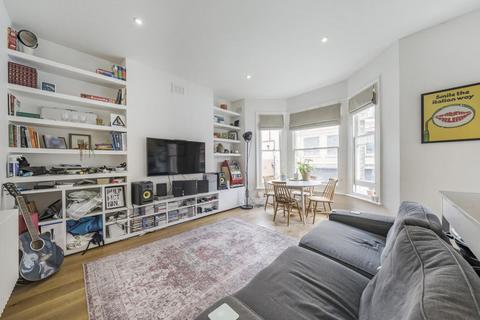 Flat 2, 11 Ilminster Gardens, London, SW11 1PJ