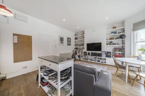 Flat 2, 11 Ilminster Gardens, London, SW11 1PJ