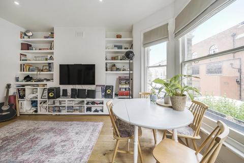 Flat 2, 11 Ilminster Gardens, London, SW11 1PJ