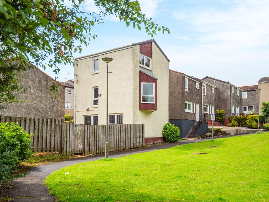 Mains Hill, Renfrewshire PA8 5 bed townhouse for sale £145,000