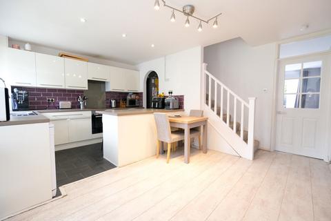 10 Aylesham Road, Orpington, BR6 0TX