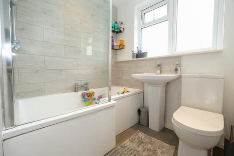10 Aylesham Road, Orpington, BR6 0TX