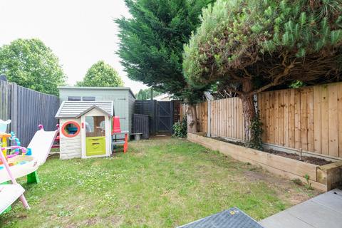 10 Aylesham Road, Orpington, BR6 0TX