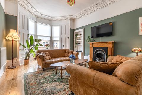 3 bedroom apartment for sale, Kenmure Street, Pollokshields, Glasgow