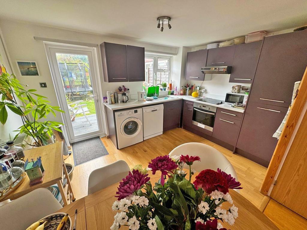 Church Green, ShorehambySea BN43 2 bed terraced house for sale £295,000