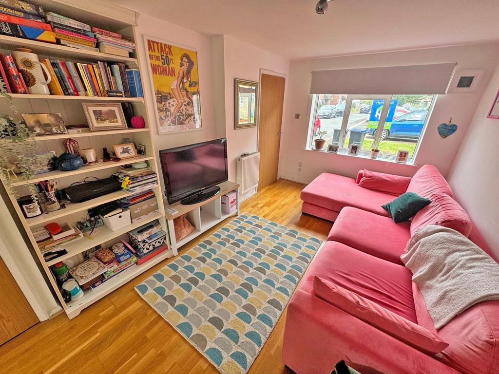 Church Green, ShorehambySea BN43 2 bed terraced house for sale £295,000