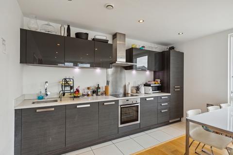 3 bedroom flat to rent, Hertford Road, London, N1