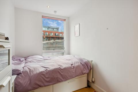 3 bedroom flat to rent, Hertford Road, London, N1