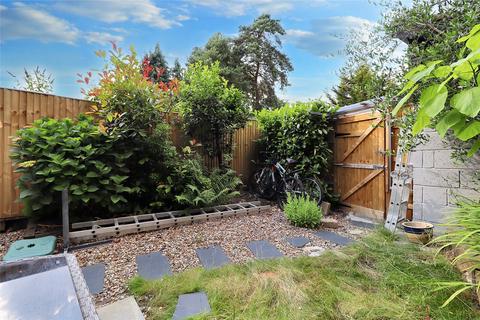 152 Albert Drive, Woking, GU21 5TZ
