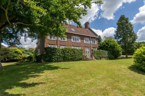 5 bedroom detached house for sale, Mountbatten Road, Bungay