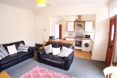 4 bedroom terraced house for sale, Stanmore View, Leeds