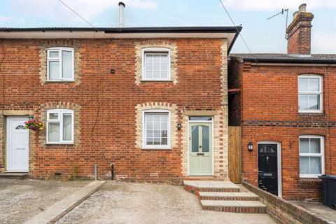 2 bedroom cottage to rent, Kings Road, Godalming GU7