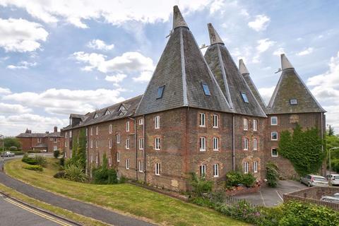 2 bedroom apartment for sale, Carpenters Lane, Hadlow, TN11 0DQ