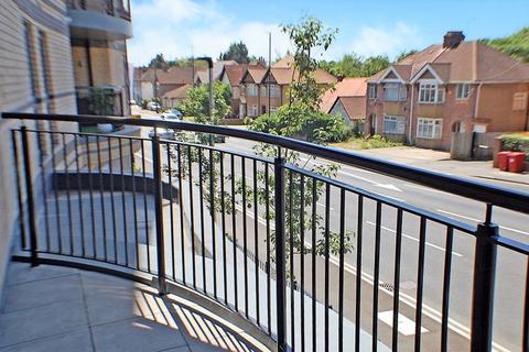 2 bedroom apartment for sale, Slough, Berkshire