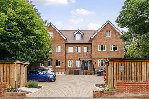 3 bedroom apartment for sale, Fordwich House, Higher Drive, Purley