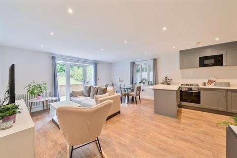 3 bedroom apartment for sale, Fordwich House, Higher Drive, Purley