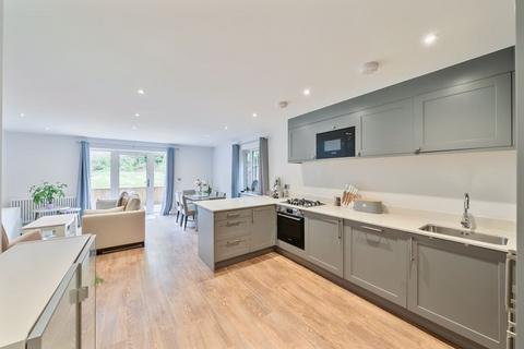 3 bedroom apartment for sale, Fordwich House, Higher Drive, Purley