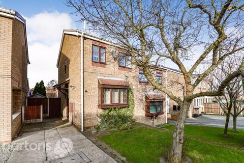 2 bedroom semi-detached house to rent, Ferndale Drive, Bramley