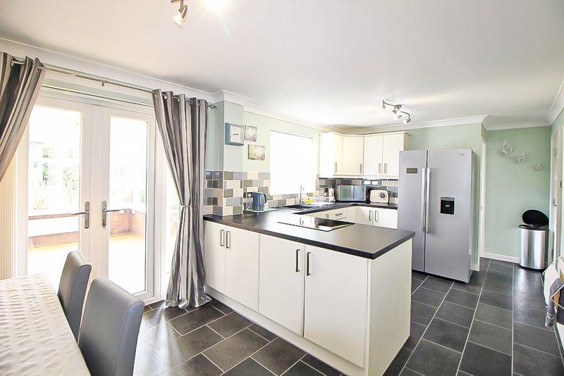 Dining kitchen