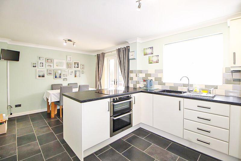 Dining kitchen