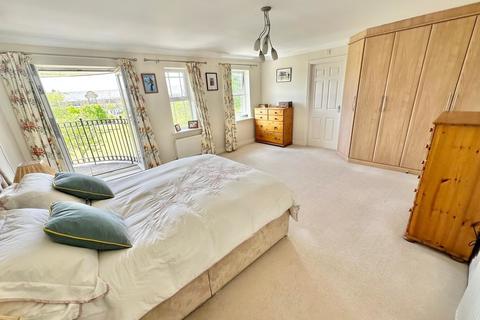 5 bedroom townhouse for sale, Dettingen Crescent, Camberley GU16