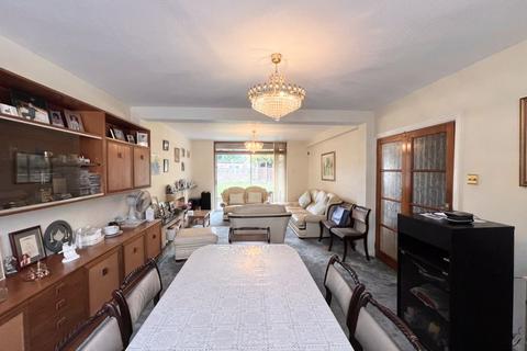 4 bedroom semi-detached house for sale, Ridgemont Gardens, Edgware