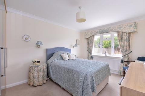 33 Copse Edge, Cranleigh, GU6 7DU
