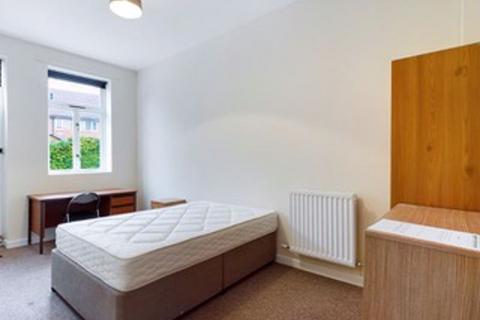 undefined, Short term lets 3 x Double Rooms in 6 Bed Student Flat Share
