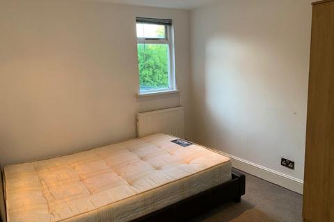 2 bedroom flat to rent, Stanley Gardens, Willesden Green, NW2