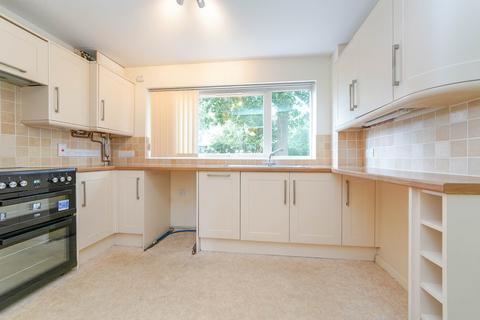 3 bedroom semi-detached house to rent, Manor Close, Shrivenham