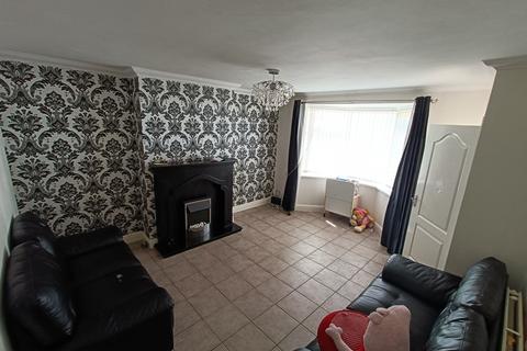 3 bedroom semi-detached house to rent, Scargreen, L11
