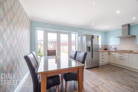 37 Trafalgar Road, Rainham, RM13 8AR