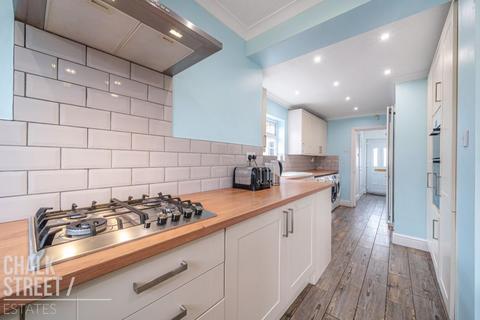 37 Trafalgar Road, Rainham, RM13 8AR