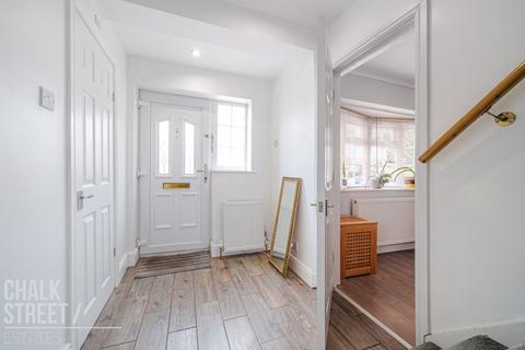 37 Trafalgar Road, Rainham, RM13 8AR