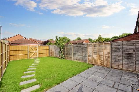 3 bedroom terraced house to rent, Mortimer Lane, Basingstoke RG21
