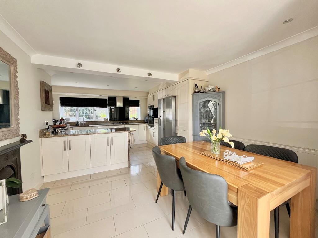 Kitchen 4
