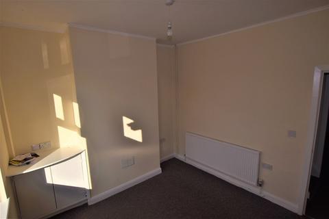 2 bedroom terraced house to rent, Hatherley Road, Rotherham, S65 1QW