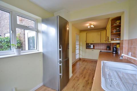 25 Lambert Walk, Thame, OX9 3DT
